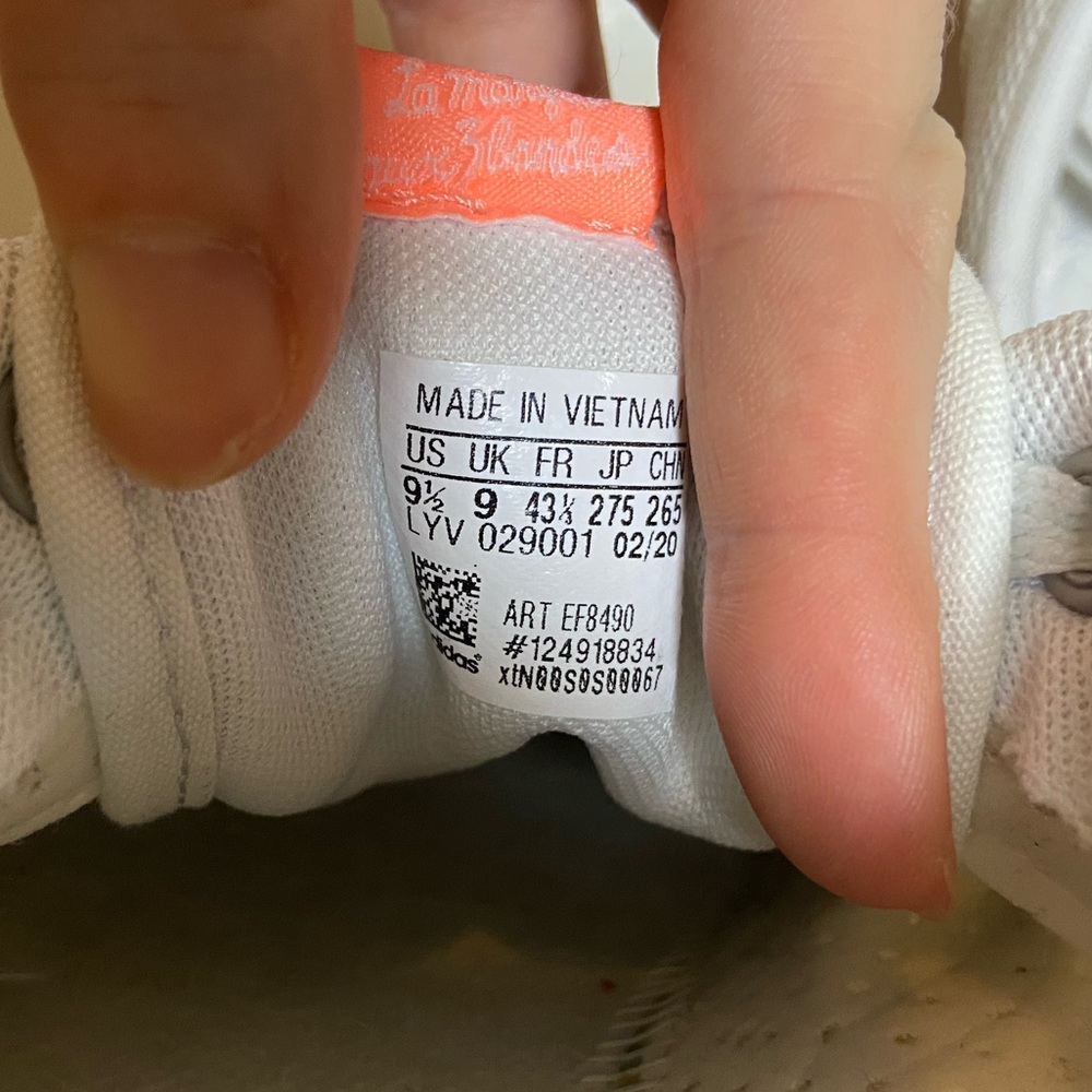Adidas - Size M9.5 - Picture 5 of 5